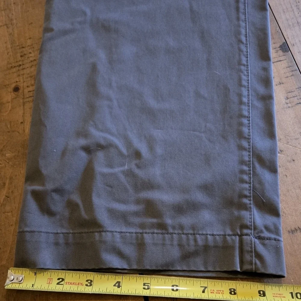 Gap Classic Khakis Mens 36x34 Gray Relaxed Fit Cotton Twill‎ Chino Pants